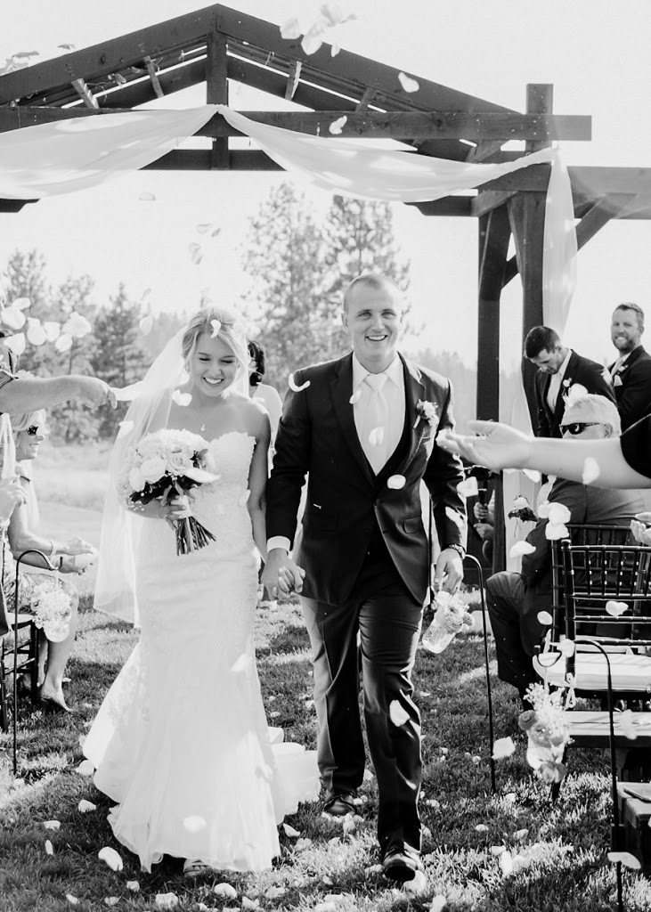 Beacon Hill Wedding Photography-Spokane Photographers-Micro Wedding-Something Minted