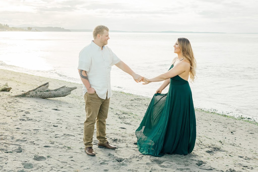 Point No Point Lighthouse Engagement Session by Something Minted Photography