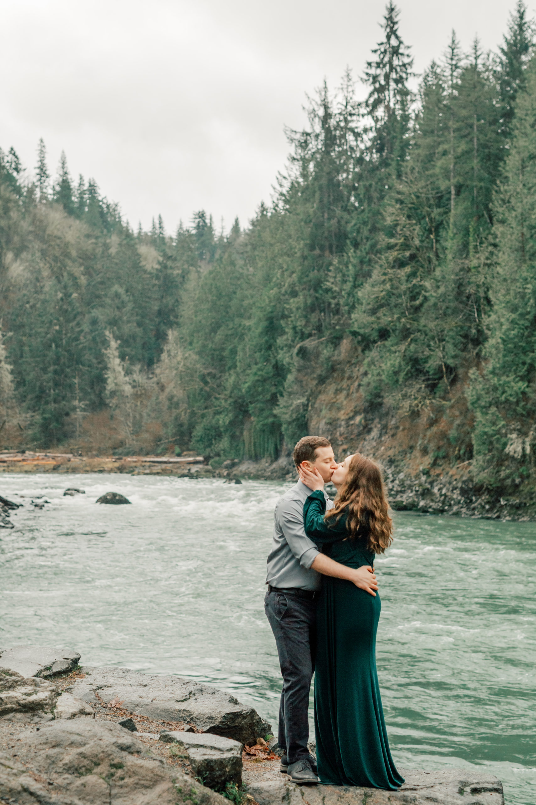 Wintry Snoqualmie Falls Engagement Session by Something Minted Photography