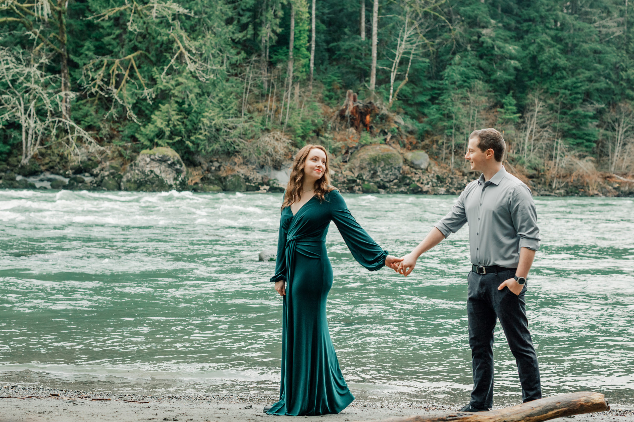 Wintry Snoqualmie Falls Engagement Session