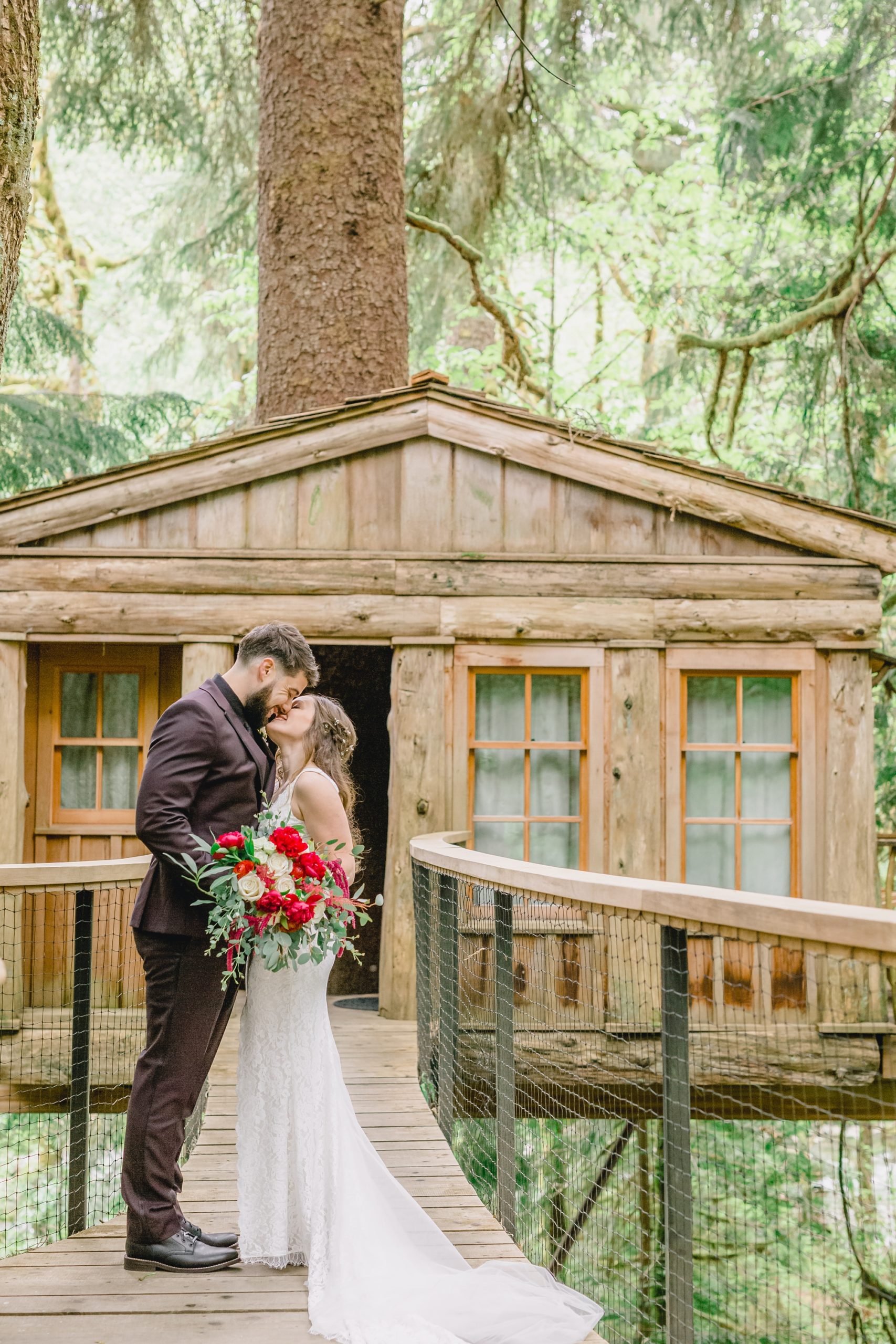 TreeHouse Point-PNW Wedding Photographers-Elopement-Something Minted Photography