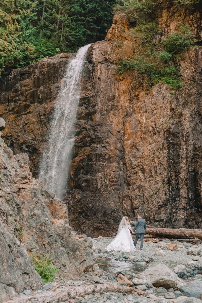 Franklin Falls Adventure Bridal Session-The Club at Snoqualmie Ridge-PNW Elopement Photographers-Something Minted